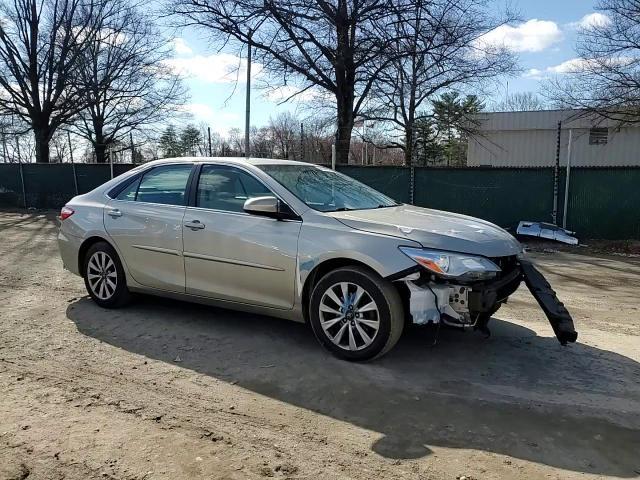 2017 Toyota Camry Xle - zdjęcie 14