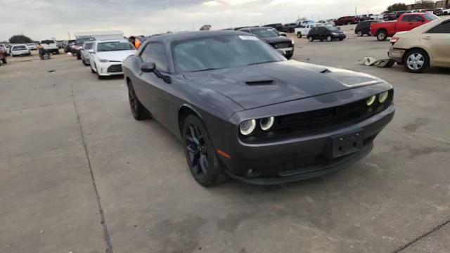 2022 Dodge Challenger Sxt - zdjęcie 13