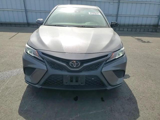 2019 Toyota Camry Se - zdjęcie 14