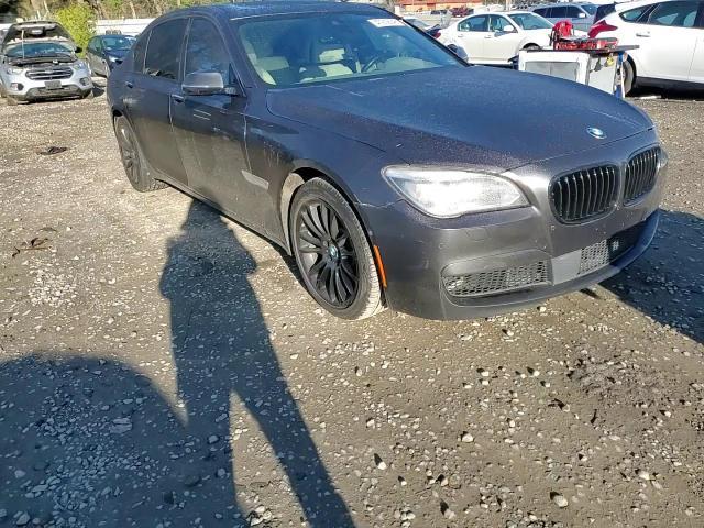 2013 BMW 750 Li - zdjęcie 13