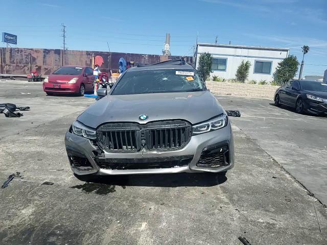 2022 BMW 750 Xi - zdjęcie 13