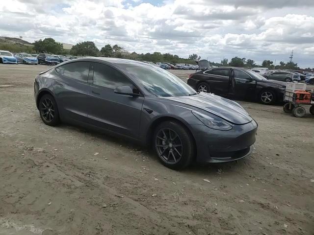 2023 Tesla Model 3 - zdjęcie 13