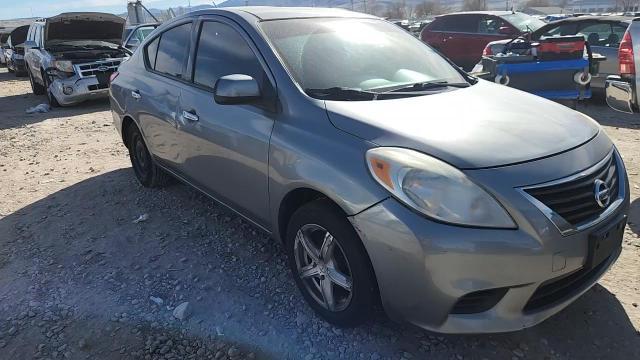 2014 Nissan Versa 1.6 S - zdjęcie 13