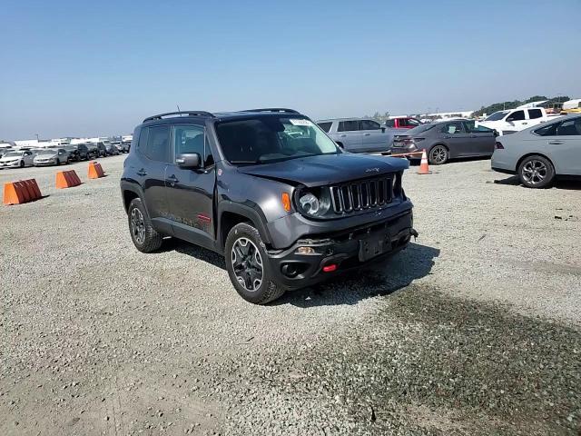 2017 Jeep Renegade Trailhawk - zdjęcie 14