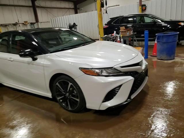 2018 Toyota Camry Xse - zdjęcie 14