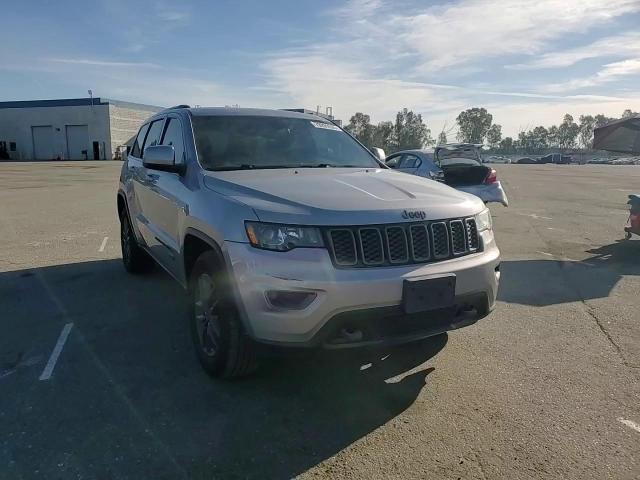 2016 Jeep Grand Cherokee Laredo - zdjęcie 13