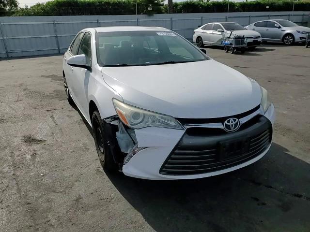 2016 Toyota Camry Le - zdjęcie 13