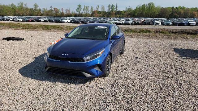 2024 Kia Forte Lxs - zdjęcie 13