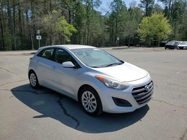 2017 Hyundai Elantra Gt Base - zdjęcie 14