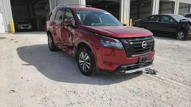 2023 Nissan Pathfinder Sl - zdjęcie 14
