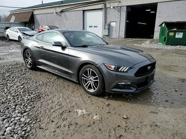 2017 Ford Mustang - zdjęcie 13