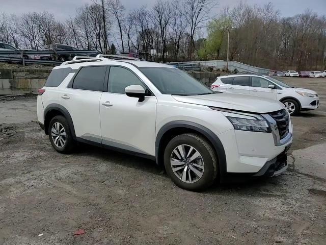 2024 Nissan Pathfinder - zdjęcie 11
