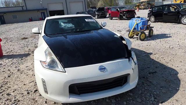 2017 Nissan 370Z Base - zdjęcie 14