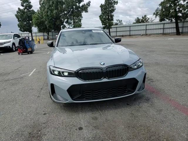 2025 BMW 330I - zdjęcie 13