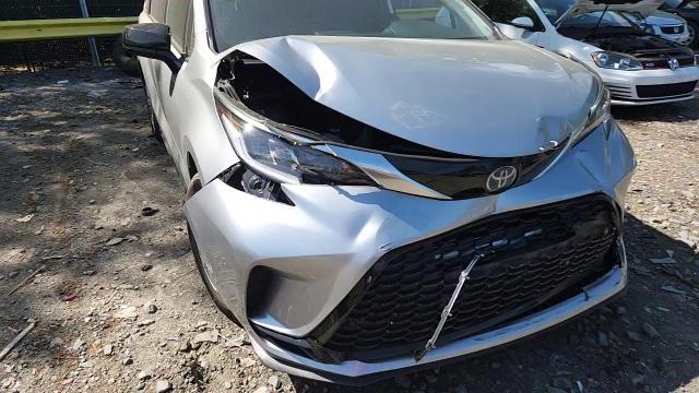 2021 Toyota Sienna Xse - zdjęcie 14