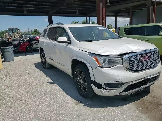 2017 GMC Acadia Denali - zdjęcie 14