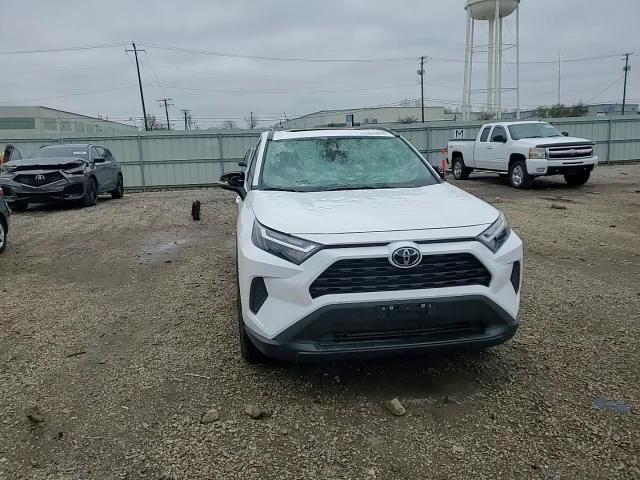 2025 Toyota Rav4 Xle - zdjęcie 14