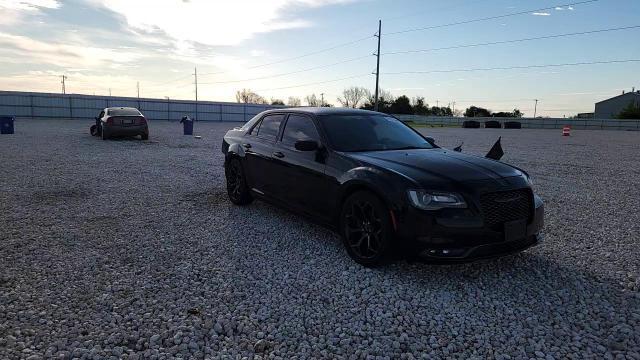 2019 Chrysler 300 S - zdjęcie 14