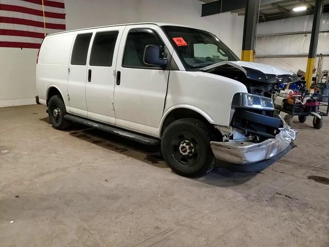 2017 GMC Savana G2500 - zdjęcie 14