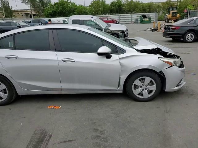 2018 Chevrolet Cruze Ls - zdjęcie 13