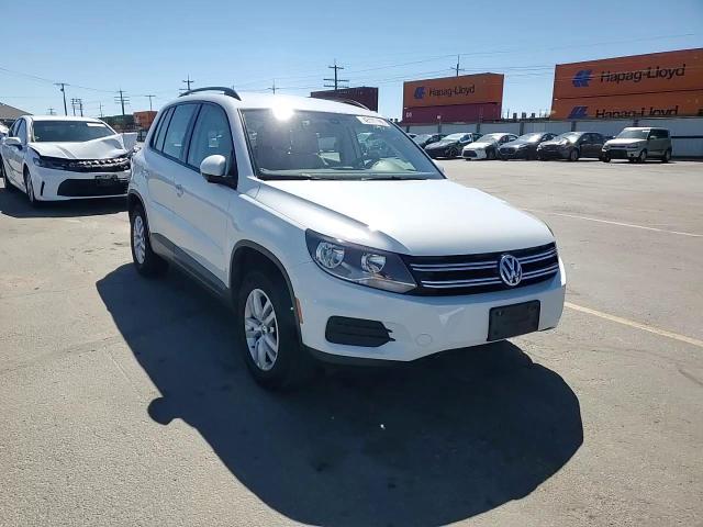 2017 Volkswagen Tiguan S - zdjęcie 14