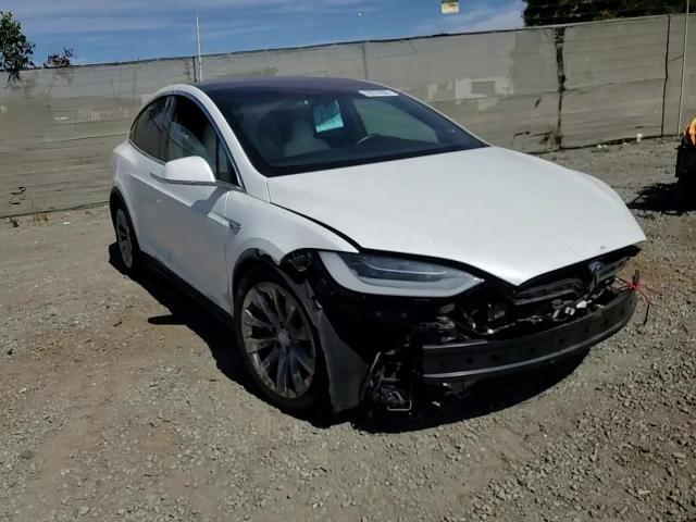2020 Tesla Model X - zdjęcie 15