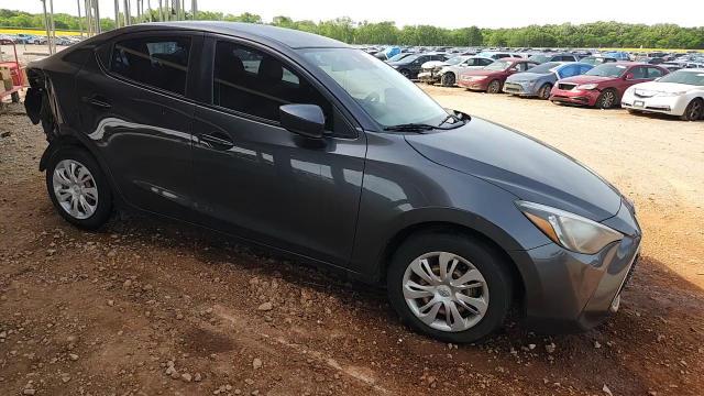 2019 Toyota Yaris L - zdjęcie 13