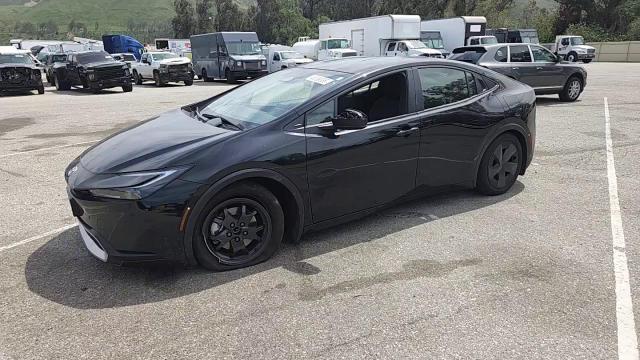 2026 Toyota Prius Plug-In Hybrid Se - zdjęcie 13