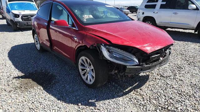 2018 Tesla Model X - zdjęcie 15