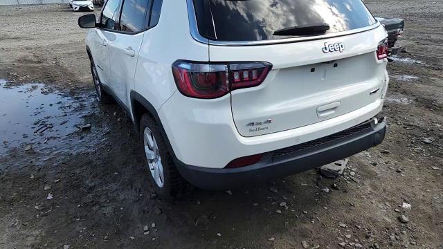 2018 Jeep Compass Latitude - zdjęcie 13