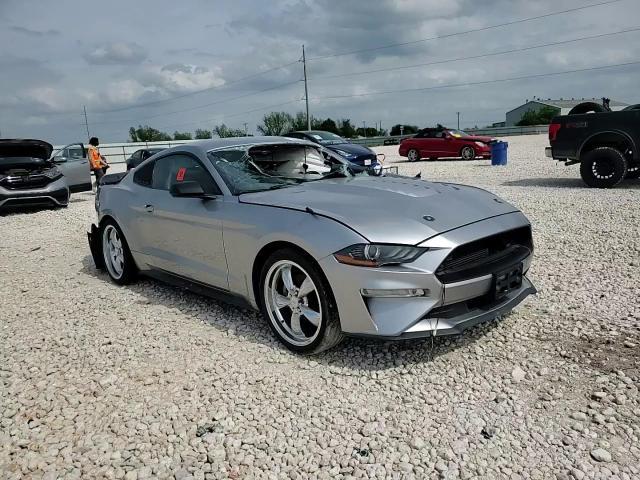 2020 Ford Mustang - zdjęcie 13