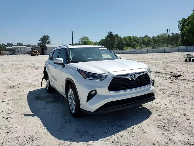 2022 Toyota Highlander Hybrid Platinum - zdjęcie 14