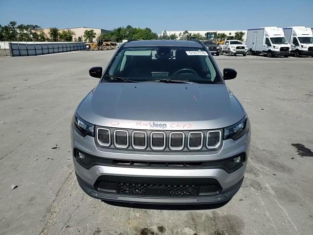 2022 Jeep Compass Latitude - zdjęcie 14