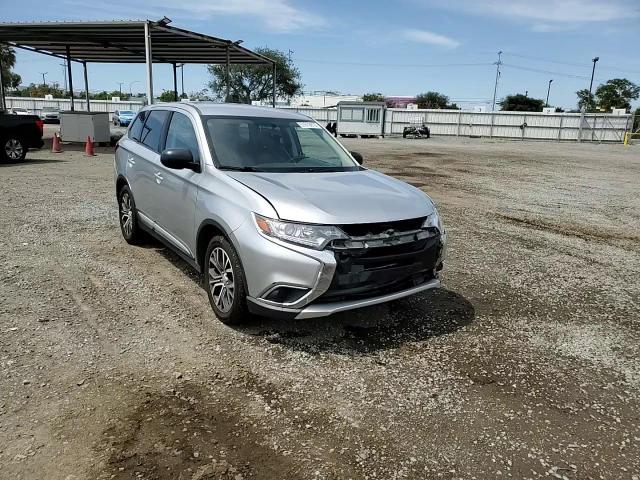 2018 Mitsubishi Outlander Es - zdjęcie 14