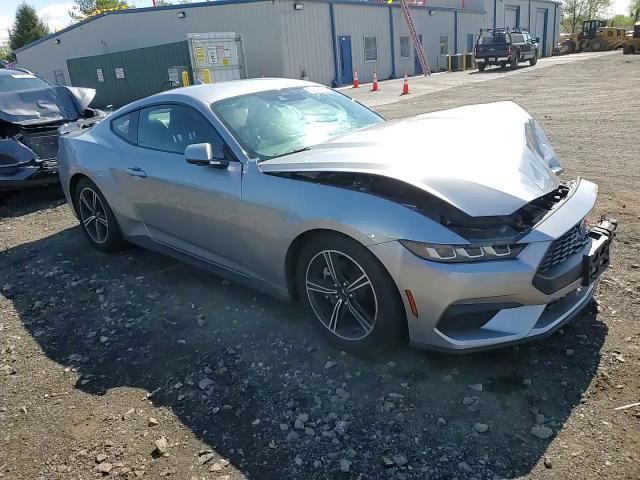 2024 Ford Mustang - zdjęcie 13