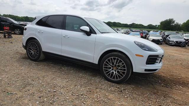 2022 Porsche Cayenne - zdjęcie 14