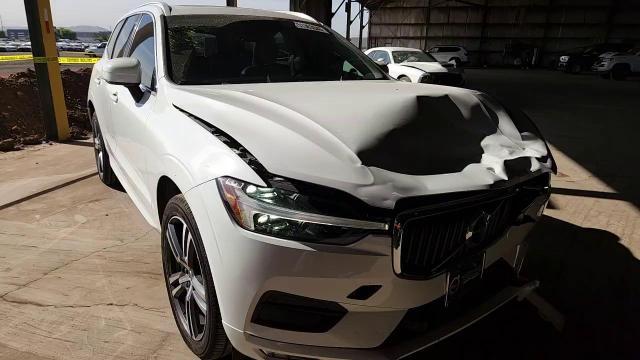 2021 Volvo Xc60 T5 Momentum - zdjęcie 14