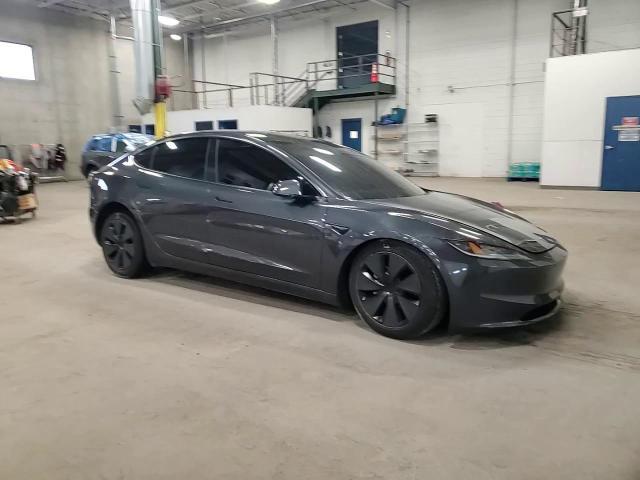 2025 Tesla Model 3 - zdjęcie 14