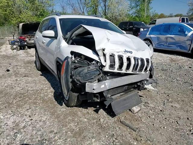 2016 Jeep Cherokee Latitude - zdjęcie 14
