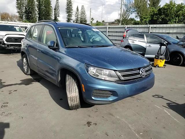 2017 Volkswagen Tiguan S - zdjęcie 14