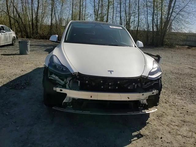 2024 Tesla Model Y - zdjęcie 15