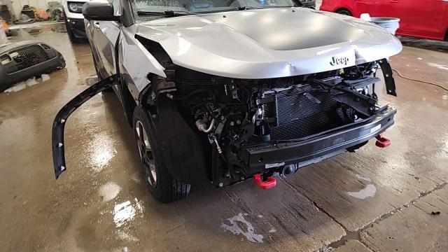 2018 Jeep Compass Trailhawk - zdjęcie 15