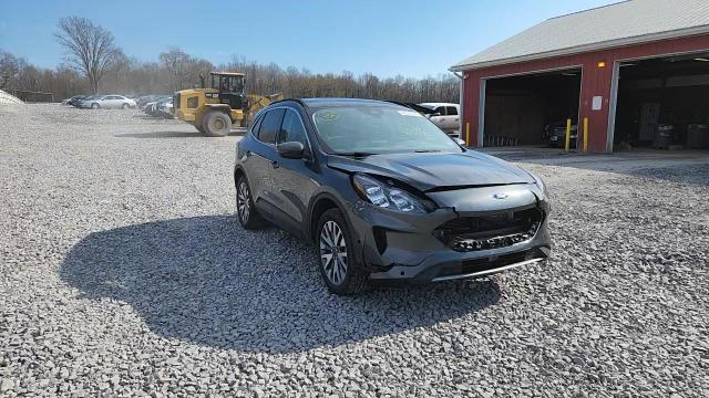 2020 Ford Escape Titanium - zdjęcie 14