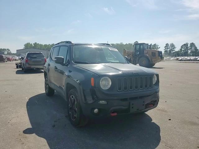 2015 Jeep Renegade Trailhawk - zdjęcie 53