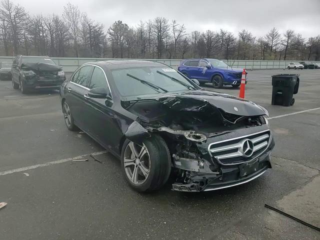 2017 Mercedes-Benz E 300 4Matic - zdjęcie 13