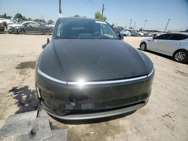 2026 Tesla Model Y - zdjęcie 13