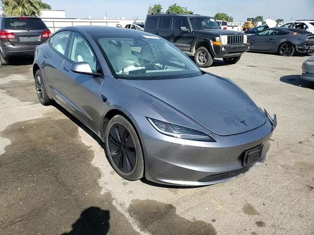 2026 Tesla Model 3 - zdjęcie 13