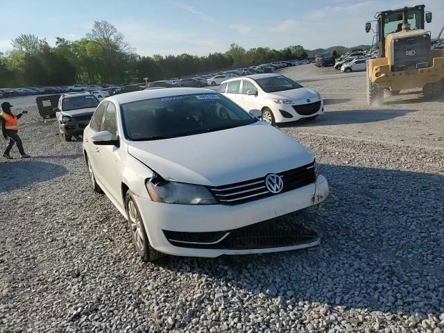 2014 Volkswagen Passat S - zdjęcie 14