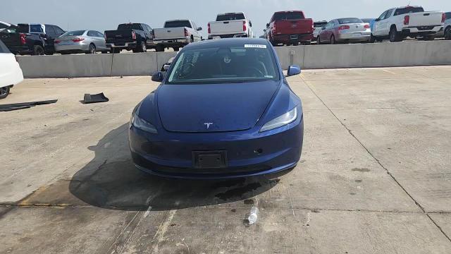 2025 Tesla Model 3 - zdjęcie 13