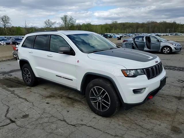 2017 Jeep Grand Cherokee Trailhawk - zdjęcie 14
